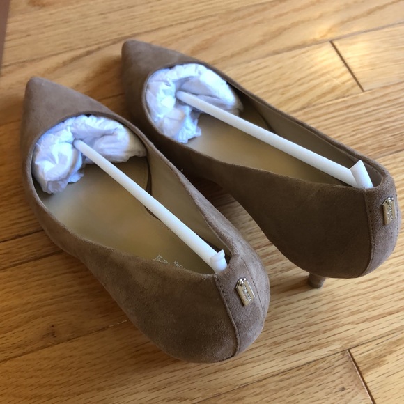 Coach Suede Heels - Stone Size 7B - Picture 3 of 9